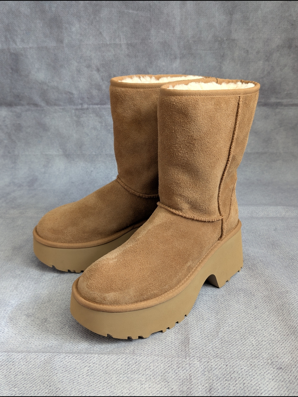 NWOT UGG Women's Classic Short New Heights Booties. Chestnut. Size 10.